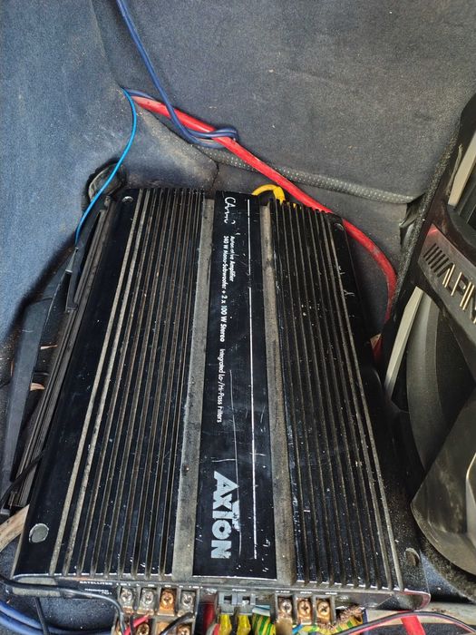 Vînd subwoofer și amplificator