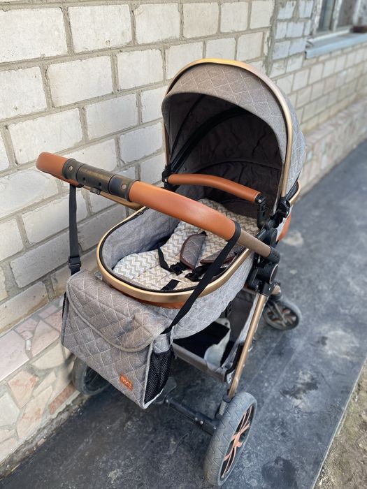 Коляска три в одном (с автолюлькой)