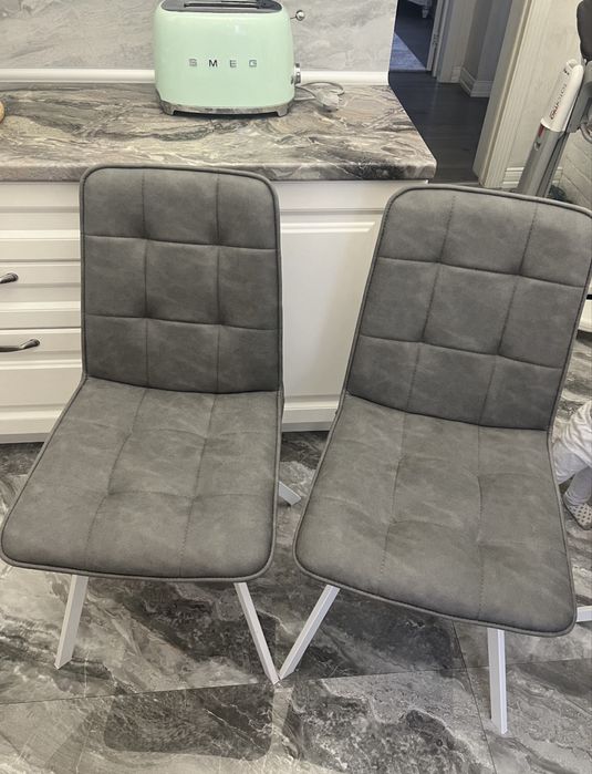 Стулья 4 штуки по 30000 за стул