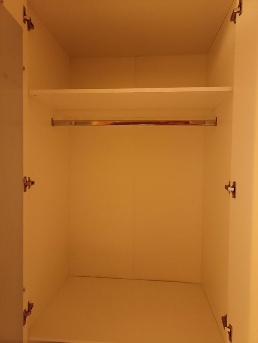 Продаю спальный гарнитур