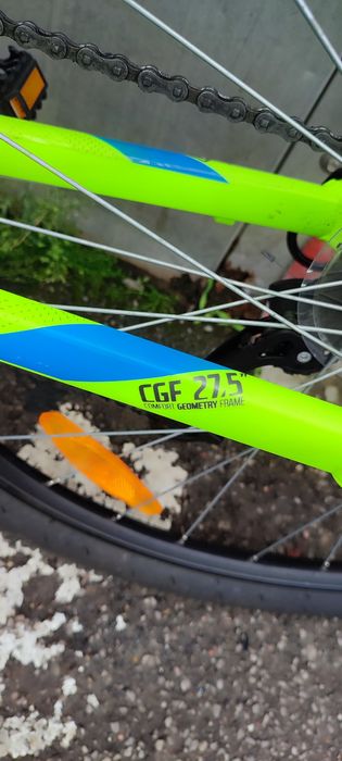 Vnd bicicleta și o trotineta