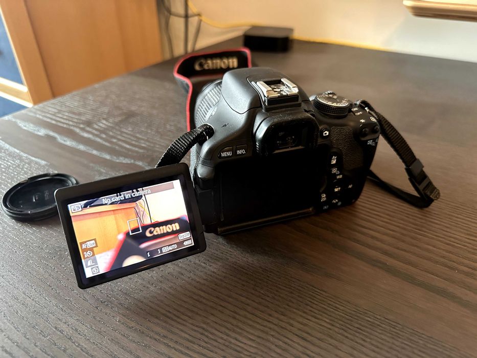 Canon EOS 600D + EF-S 18–55mm IS – пълен комплект