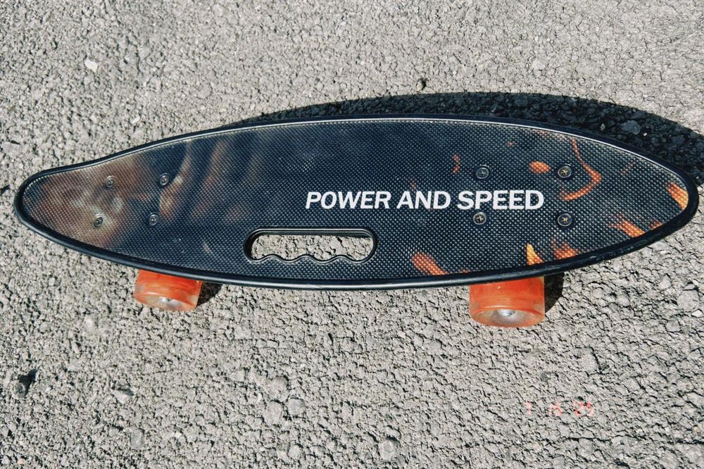 Скейдборд power and speed
