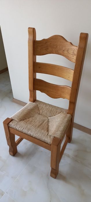 Трапезни столове от масивна дъбова дървесина - 4 броя