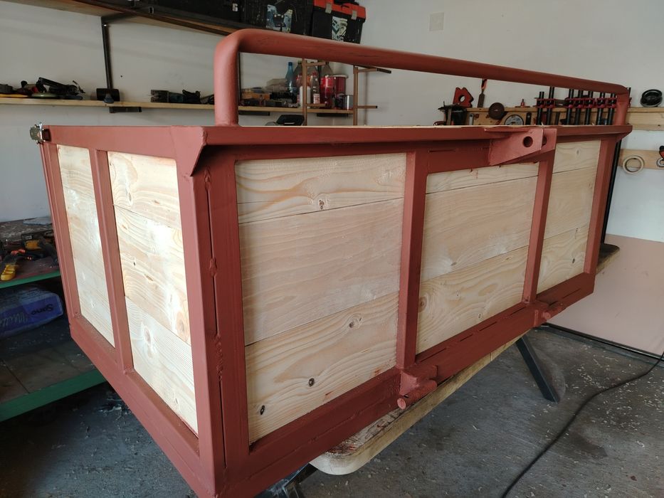 Ladă în tiranț...