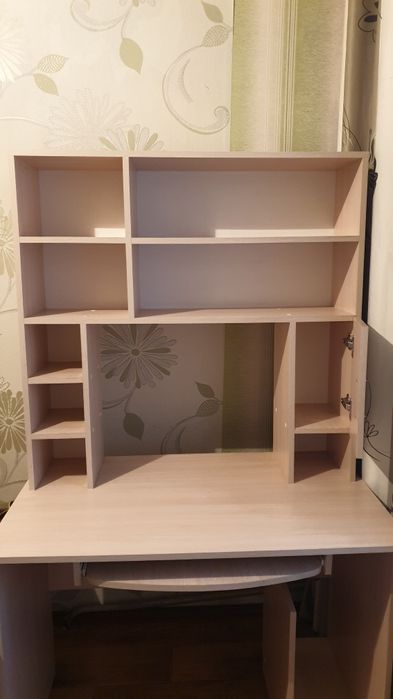 Стол письменный .