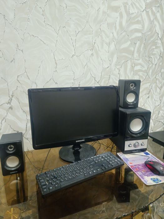 Комплект компьютера с переферией