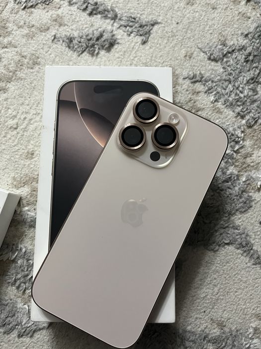 Iphone 16 pro с гарантией год