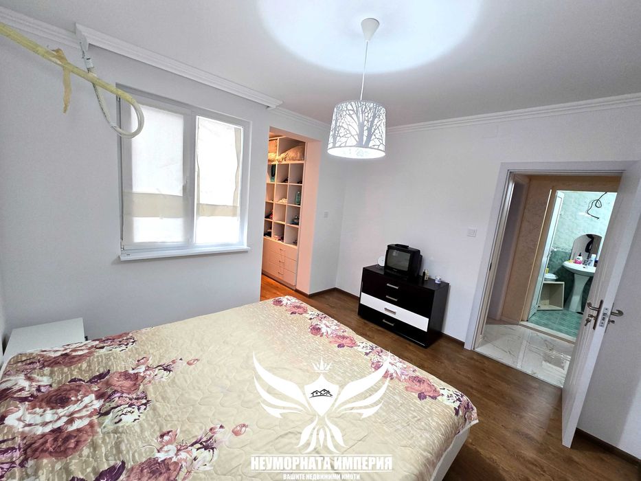 Продавам тристаен апартамент 2ет 120кв в Асеновград, широк център