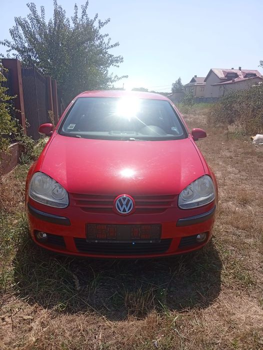 Vând Volkswagen Golf 5