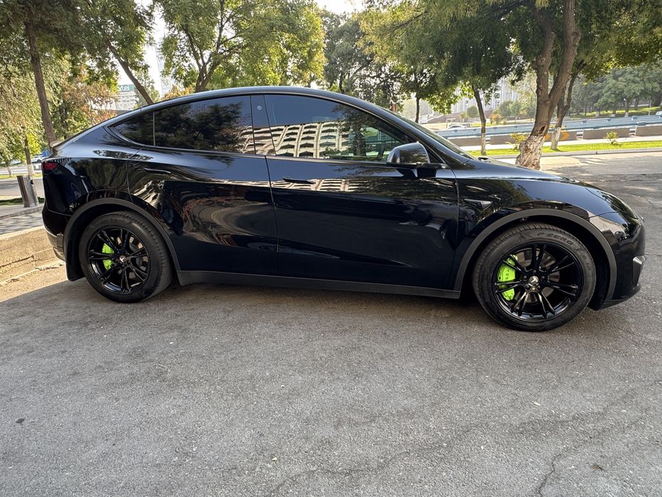 Продам Тесла Model Y.