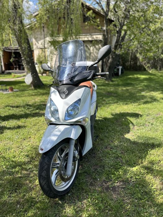 Скутер YAMAHA Xcity 250 кубика