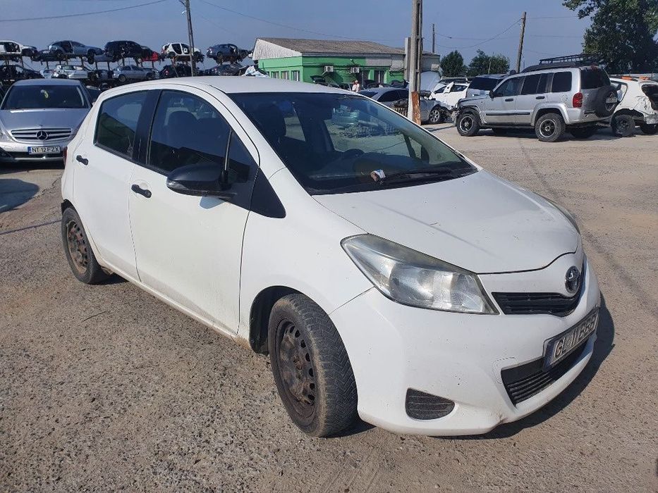 Dezmembrez Toyota Yaris 2 motor 1.4 d 66kw 90cp 1ND-TV dezmembrari cutie de viteze manuala 6+1 usa stanga dreapta