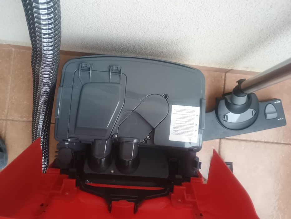 Aspirator cu spălare Bosch 2100 W