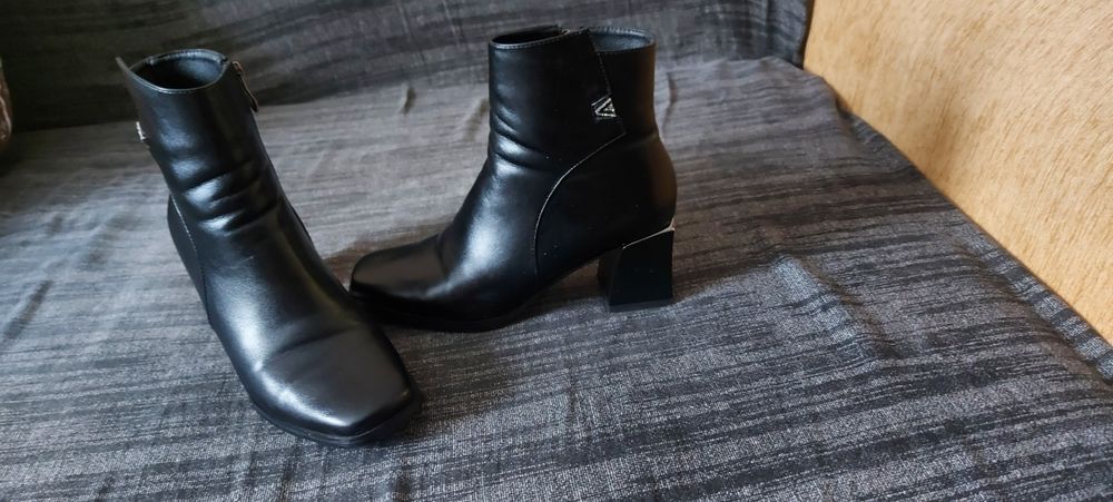 Туфли и ботинки 38-39