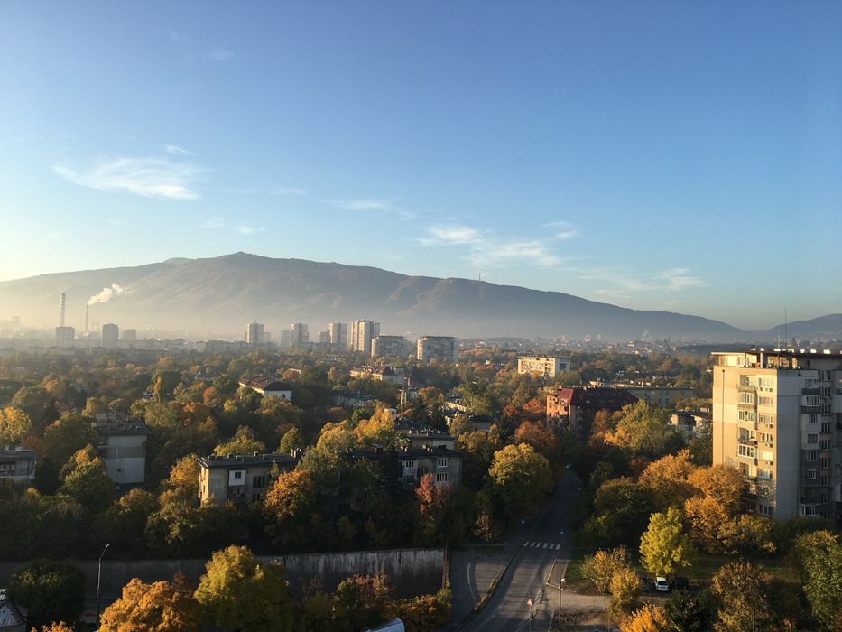 Заменям гарсониера в кв.Гевгелийски за парцел в кв. Требич/Илиянци/Мировяне