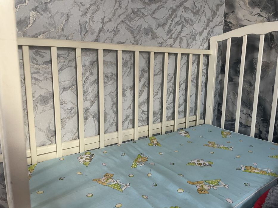 Продам детскую кроватку за 5000