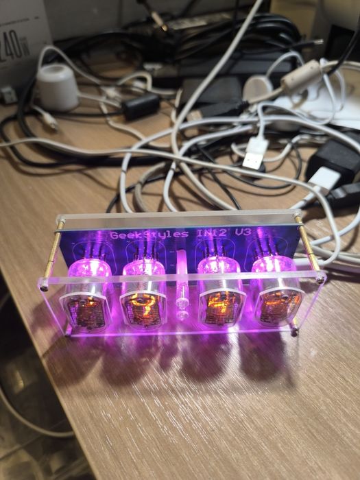 Nixie clock часы на газоразрядных лампах