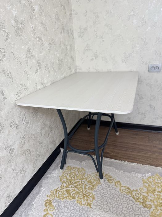 Продам стол самовывоз