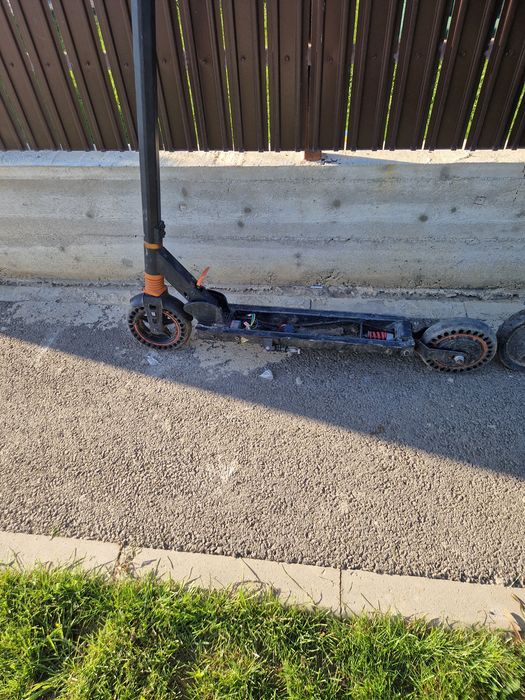 Vand trotineta pentru piese