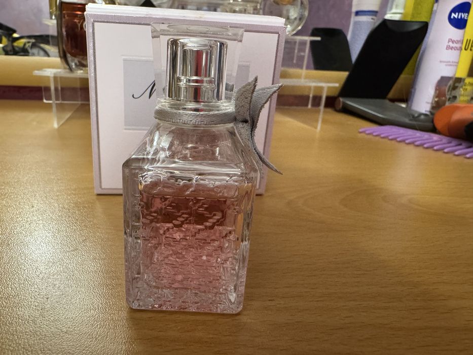 Оригинален Miss Dior , пръскано няколко пъти
