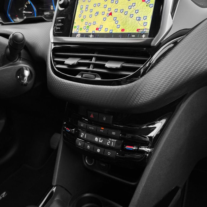 Peugeot 2008 Facelift PureTech Allure 1.2 110CP Off-Road Touch Piele