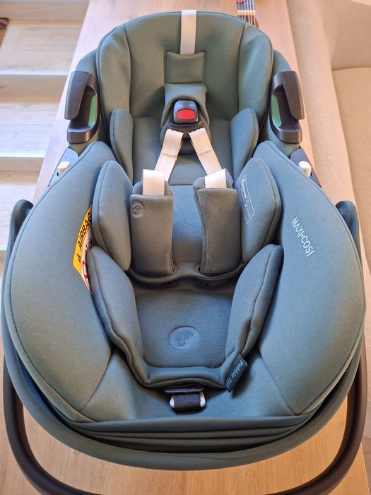 Scoică auto Maxi-Cosi Pebble 360 Pro, 40–60 cm, stare foarte bună