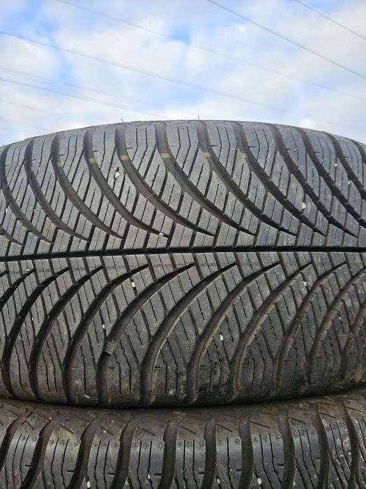 Vând anvelope iarna 205/55/17 205/55r17 GOODYEAR