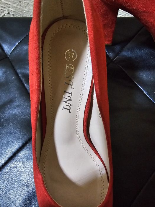 Pantofi stiletto
