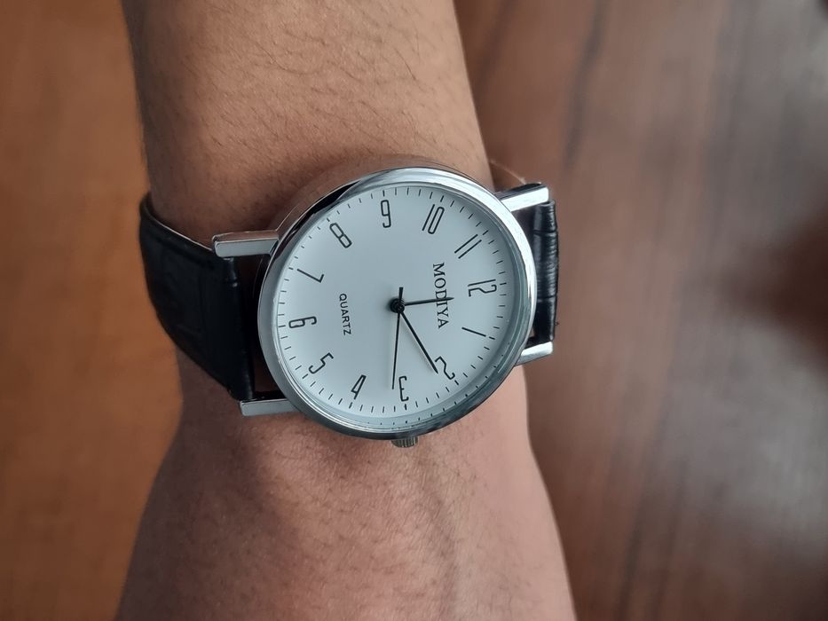 Наручные часы Modiya quartz
