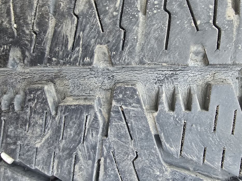 Bridgestone 265 50 20