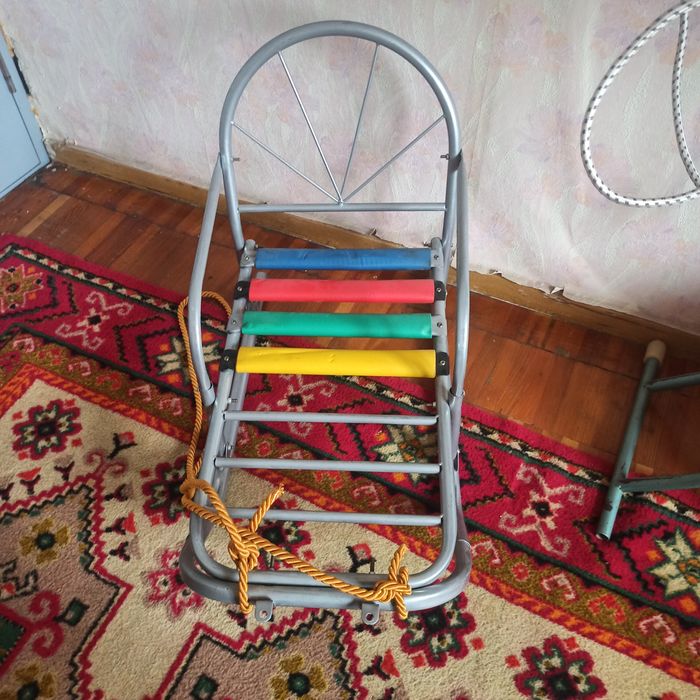 Детские санки для зимних катаний
