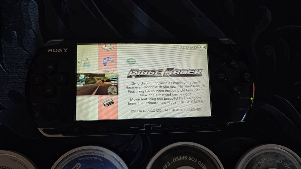 Vand psp modat 3004 cu 8 jocuri