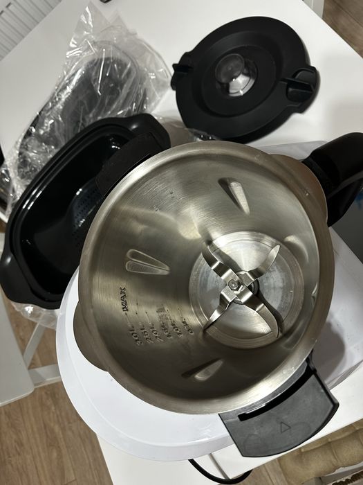 Robot bucatarie Monsieur Cuisine Smart