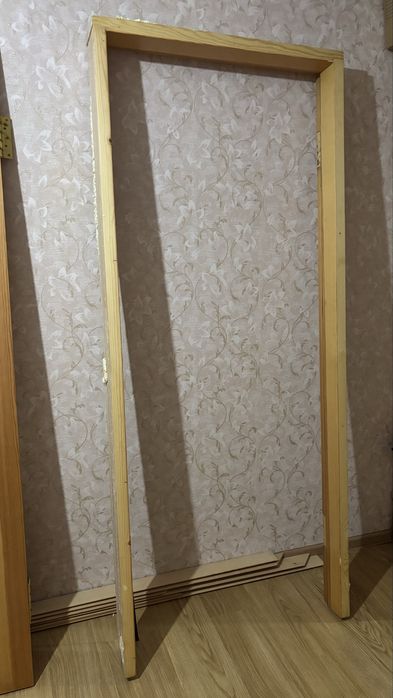 дверь деревянная