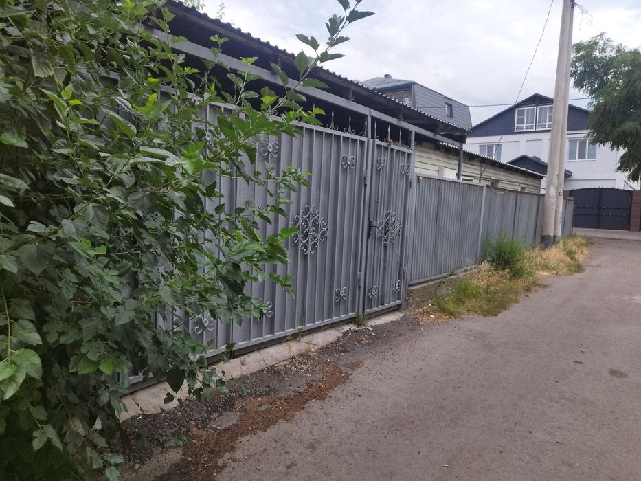 Полдома 3 комнаты 2 сотки