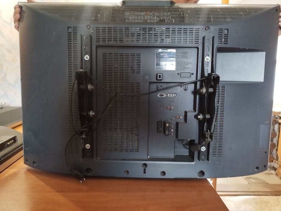 Телевизор Sony  и Тoshiba