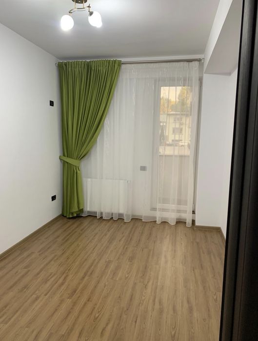 Inchiriez apartament