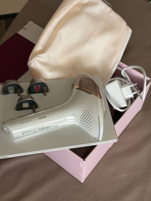 Фотоепилатор Philips lumea Bri956
