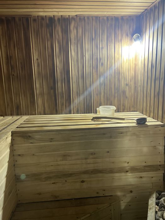 Продаю 2 дома в одном дворе