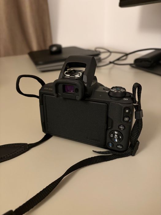Canon EOS M50 + obiectiv EF-M 15-45mm IS STM (Kit) – 24.1MP, 4K, Wi-Fi