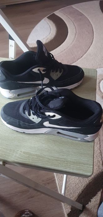 Adidași Nike originali.