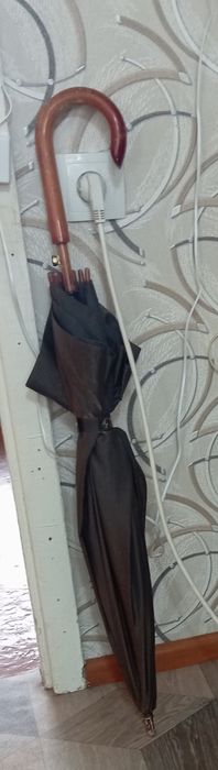 Продается зонт Б/У