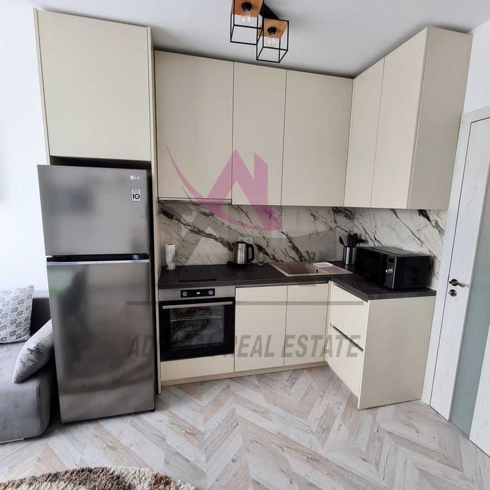 Дава се под наем Двустаен апартамент в Варна, Център - 64 кв.м за 750 € - Снимка #1