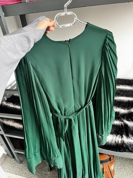 Продам        платье.