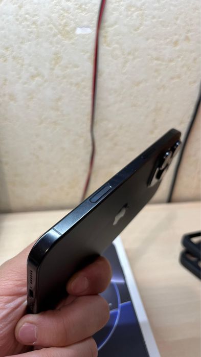 Продам Айфон 16 про макс (16 pro max)