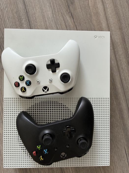 Игровая приставка Microsoft Box One S