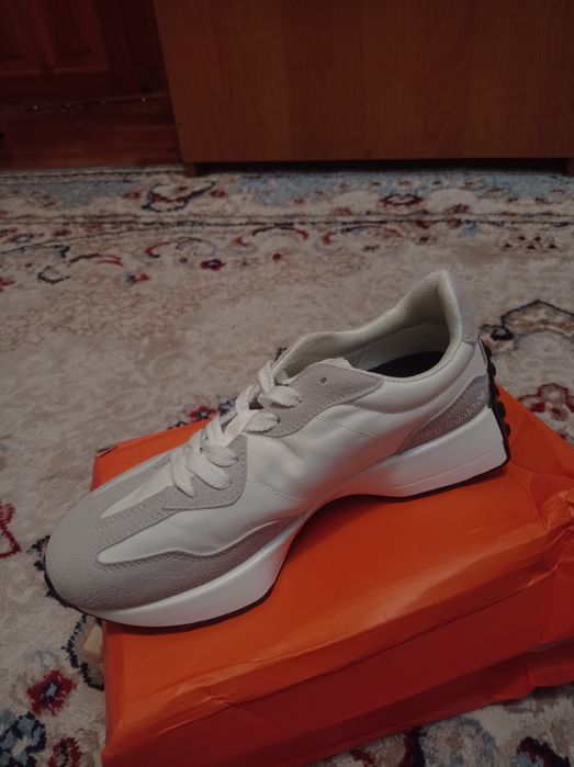 Белый красовка new balance 327