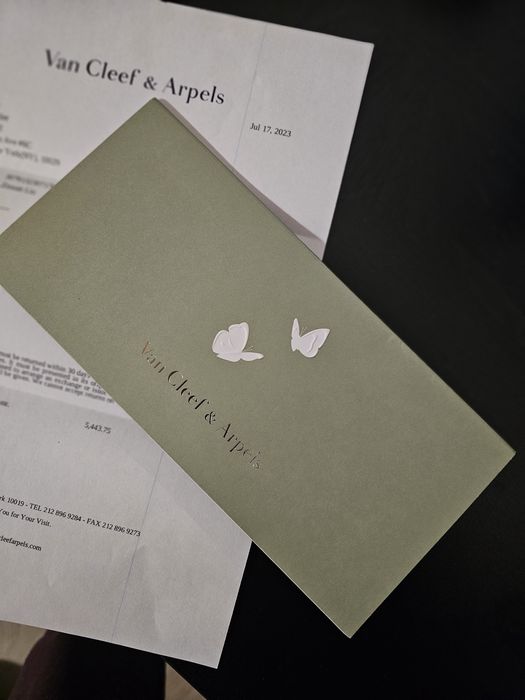 Златна гривна Van Cleef & Arpels