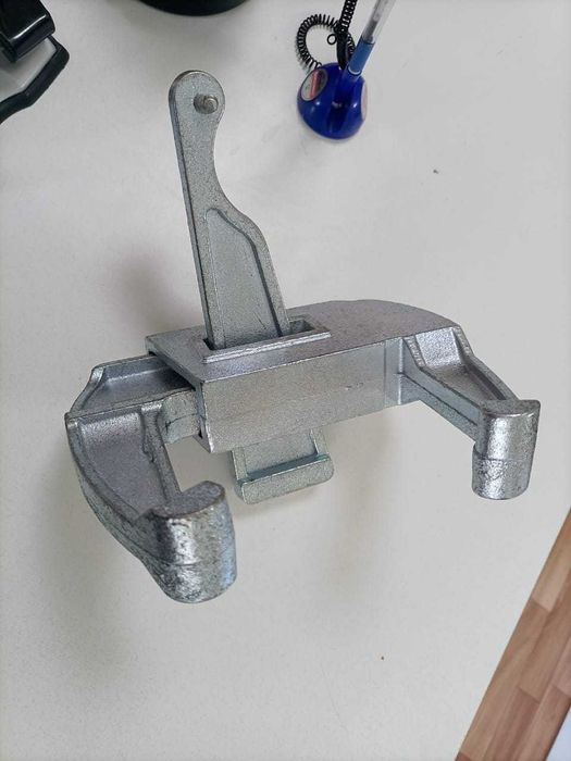 Клиновый замок для опалубки